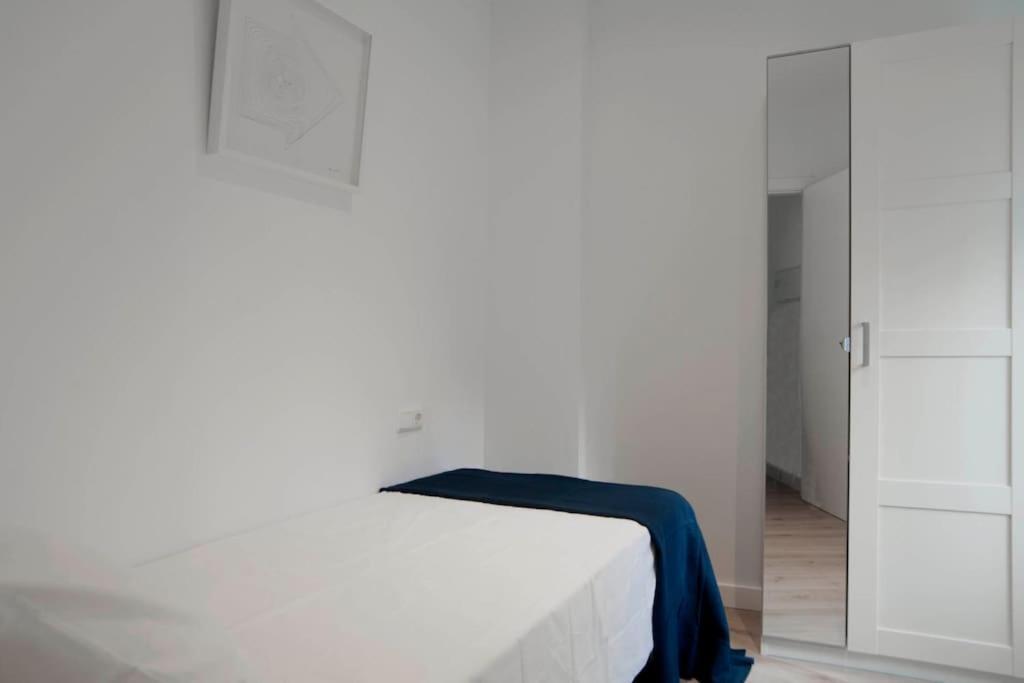 Moderno Apartamento En Plaza Merced Malaga Exterior photo